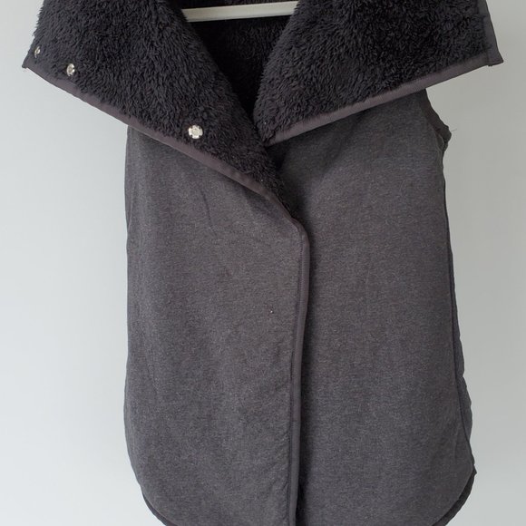 Reversible vest ivivva lululemon sherpa forever grey black size 12 soft cotton - Picture 4 of 13
